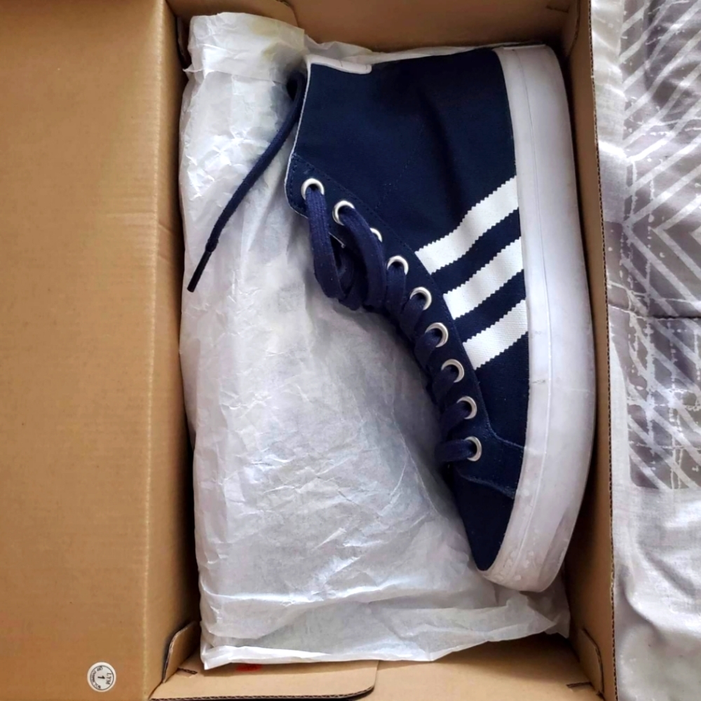 Adidas Size 7.5 Drk. Blue